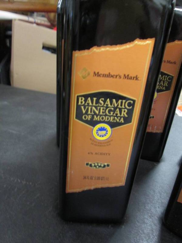 lot 234 image: 5- 34 oz Bottles Members Mark Balsa...