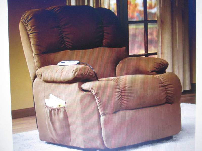 lot 3 image: Lift Chair with Massage open box Re...