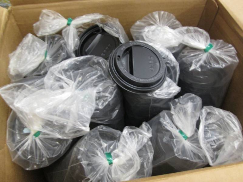 lot 270 image: Box of Black Lids for 24 oz Cups...