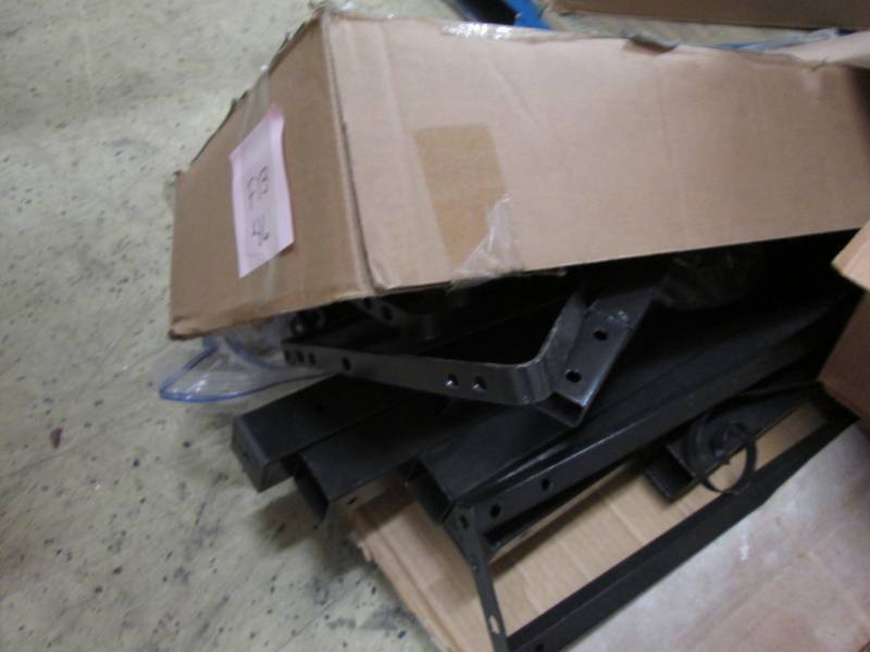 lot 46 image: Sunshade Awning Gazebo open box, no...