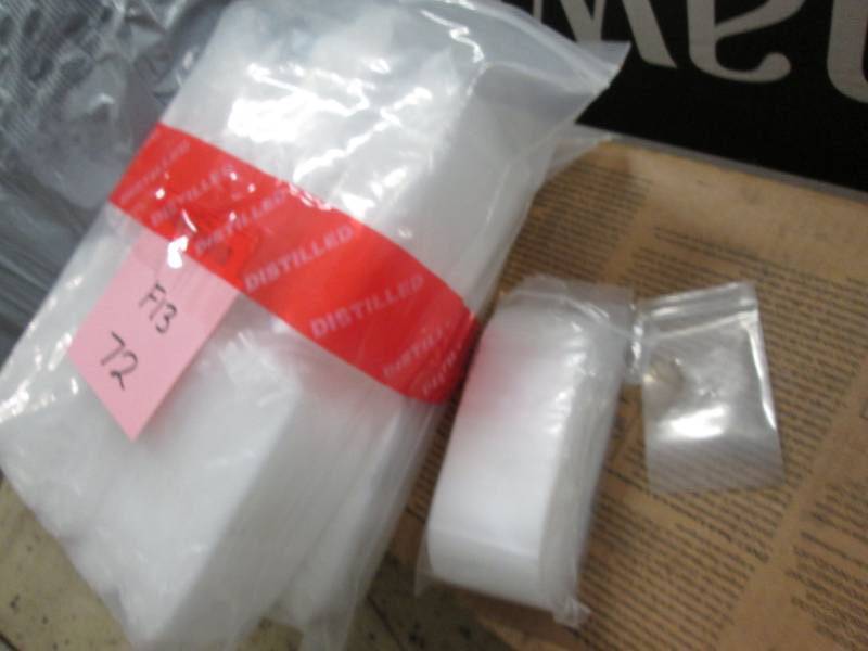 lot 72 image: Large Lot of Small Zipper Bags...