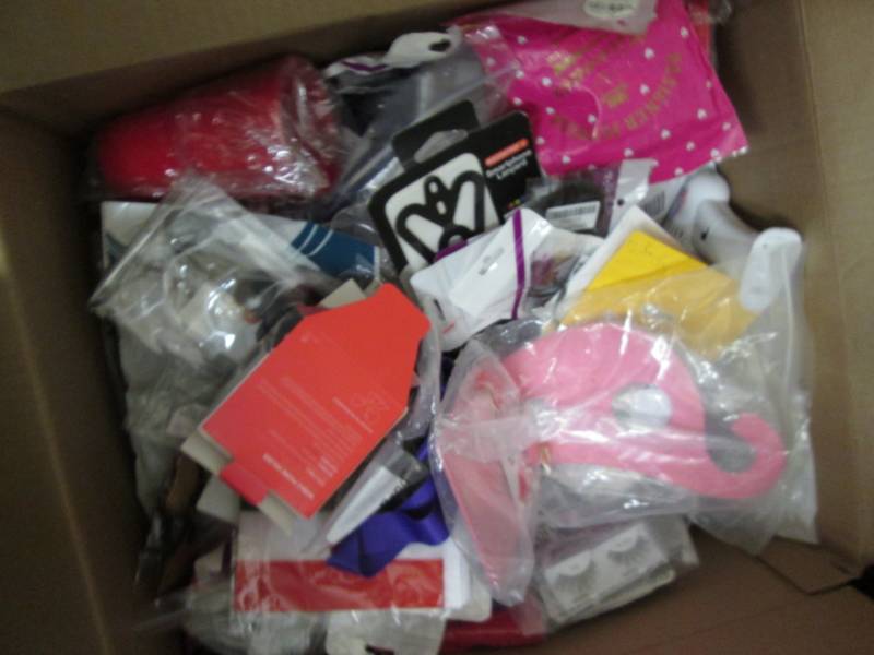 lot 103 image: Large Lot of Small Items from Amazo...