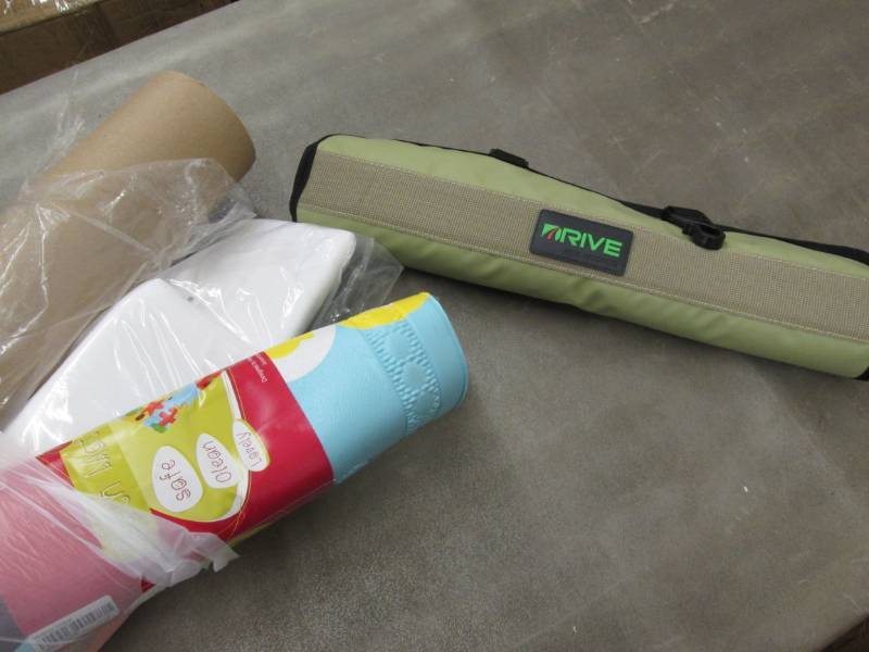 lot 132 image: HD Kick Mats, Bath Mat, Bubble Bott...