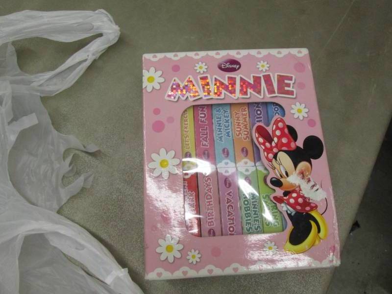 lot 133 image: Minnie Mouse Book Block...