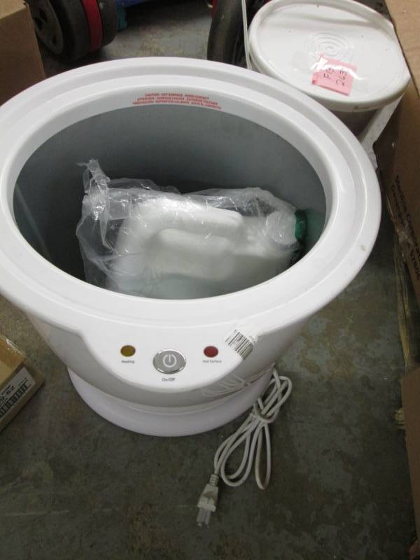 lot 152 image: Electric Towel Warmer, Bed Bug Kill...