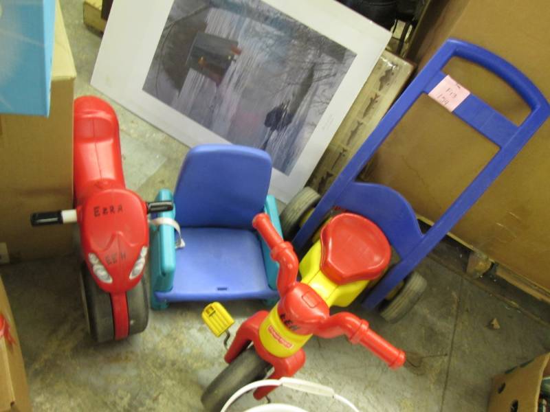 lot 154 image: Toddler Vehicles, Seat...