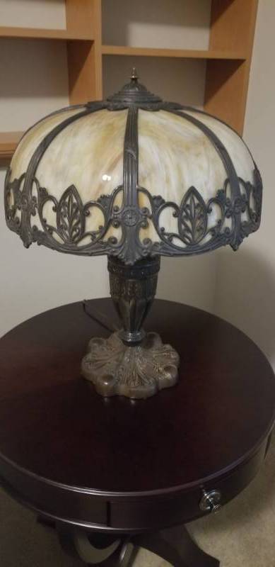 lot 10 image: Antique Slag Glass Table Lamp