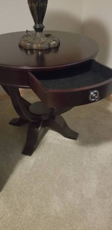 lot 14 image: Contemporary Dark Mahogany Drum Table