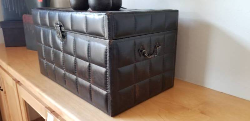 lot 101 image: Quilted Black Leatherette Strong Box