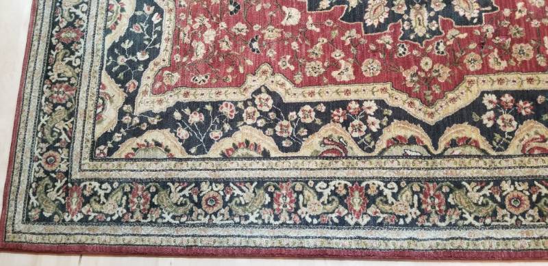 lot 67 image: 100% Wool Area Rug, 93 x 103