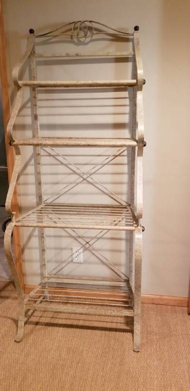 lot 96 image: White Rustic Bakers Rack