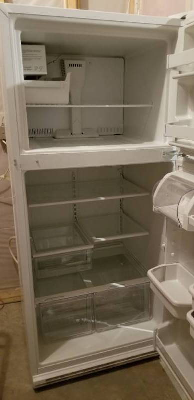 lot 95 image: Whirlpool Refrigerator Mo. #ET8MHKXHQ0