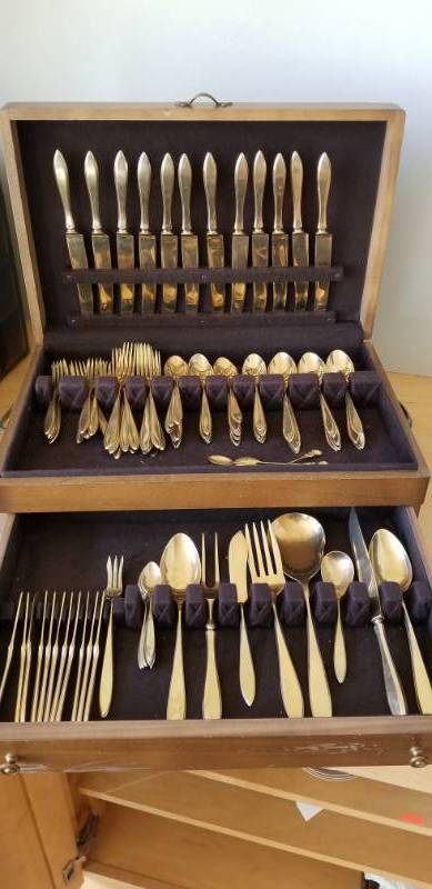 lot 27 image: Huge MCM Service of Drigold Flatware Service for 15 - WOW
