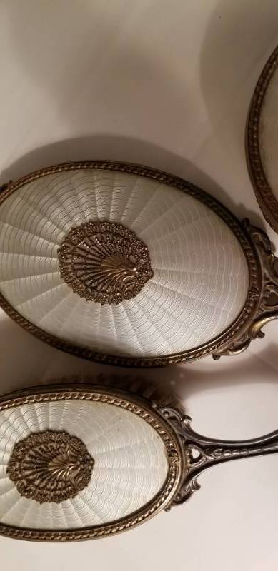 lot 57 image: 3 Piece Vintage Dresser Set  Brush, Mirror and Powder Jar