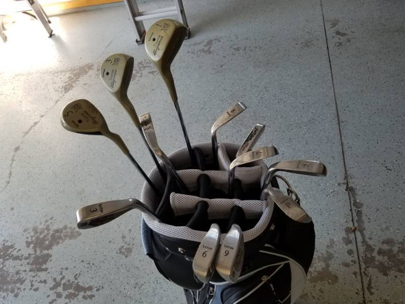 lot 113 image: Set of Lynx Tygress Golf Clubs