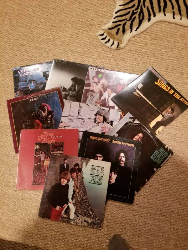 lot 87 image: Collection of Vinyl LPs  Lot 21 Albums