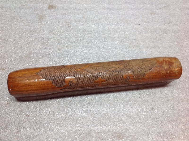lot 28 image: Remington 1100 12 Gauge Fore End