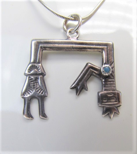 lot 20 image: Vintage Native American Sterling Silver Pendant Necklace