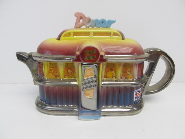 lot 25 image: Limited Edition English Diner Teapot 