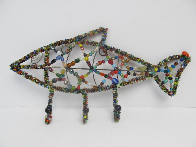 lot 27 image: Very Cool Genuine Stone & Glass Bead Fish CoatHat Rack