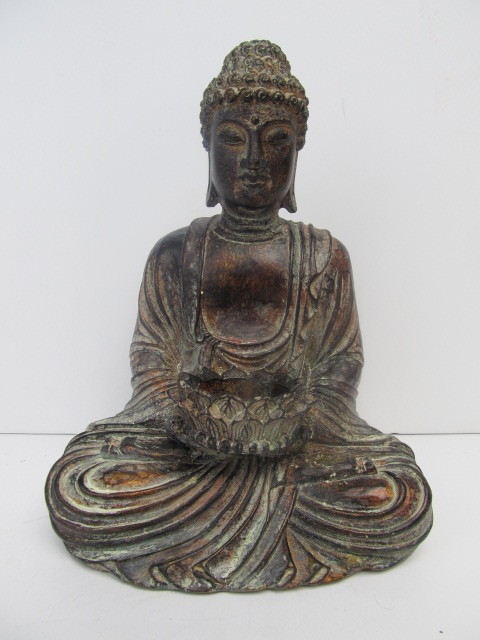 lot 29 image: 9.5 Seated Buddha Statue