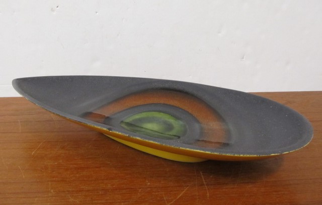 lot 48 image: Mid Century German Art Pottery Centerpiece Bowl