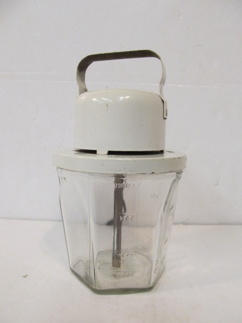 lot 56 image: Vintage Chicago electric Hand Mixer wGlass Measuring Cup
