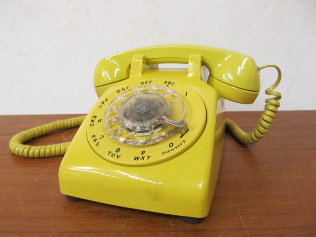lot 92 image: Vintage YELLOW Western Electric Rotary Dial Telephone