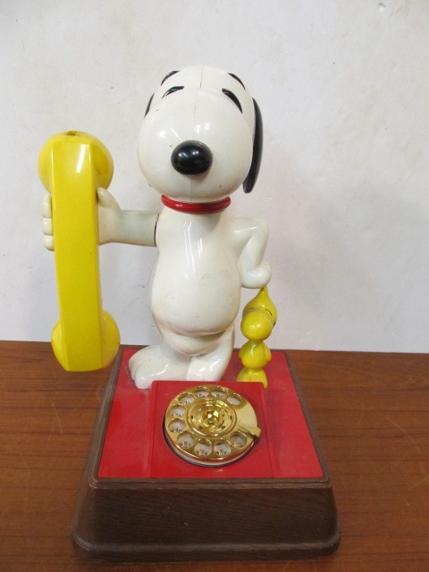 lot 95 image: Vintage SNOOPY & WOODSTOCK Telephone