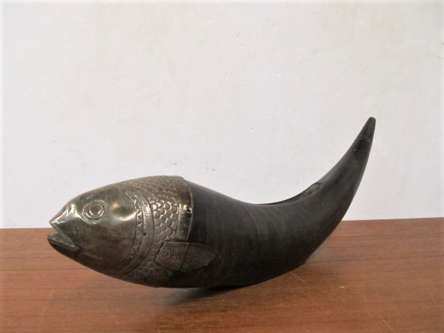 lot 100 image: Vintage Buffalo Horn Fish Sculpture wSterling Silver Head