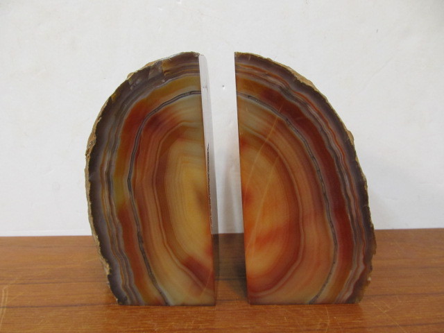 lot 104 image: Pair of Large Brazilian Agate Bookends