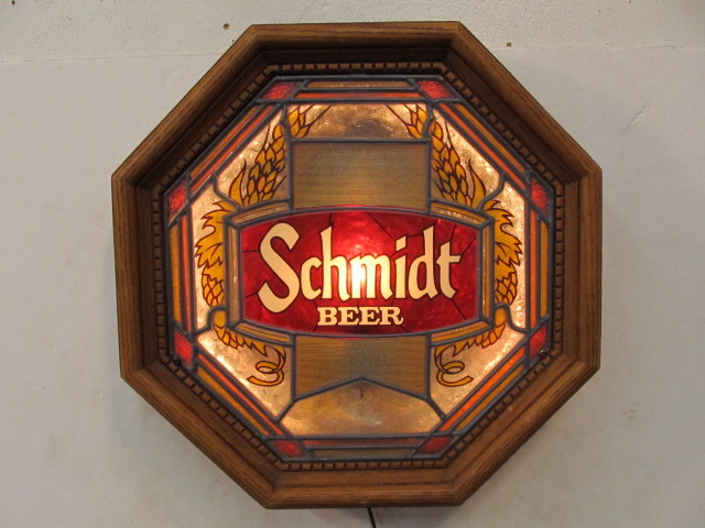 lot 117 image: Vintage Schmidt Beer Lighted Sign