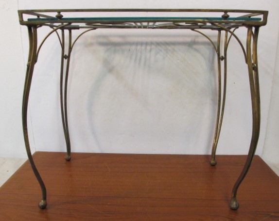 lot 118 image: Vintage Ornate Wrought Iron End Table with Glass