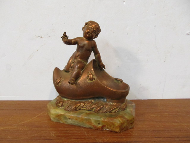 lot 121 image: Signed Antique French Figural Cherub Pipe Holder on Marble Base