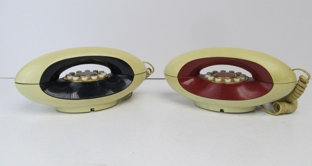 lot 164 image: Pair of Vintage Retro GENIE Telephones