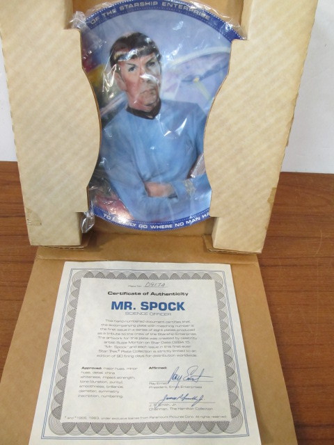lot 76 image: Star Trek MR. SPOCK Collectors Plate