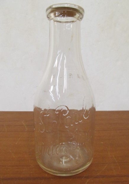 lot 85 image: Old Vintage SOUTH SAINT PAUL DAIRIES Milk Bottle