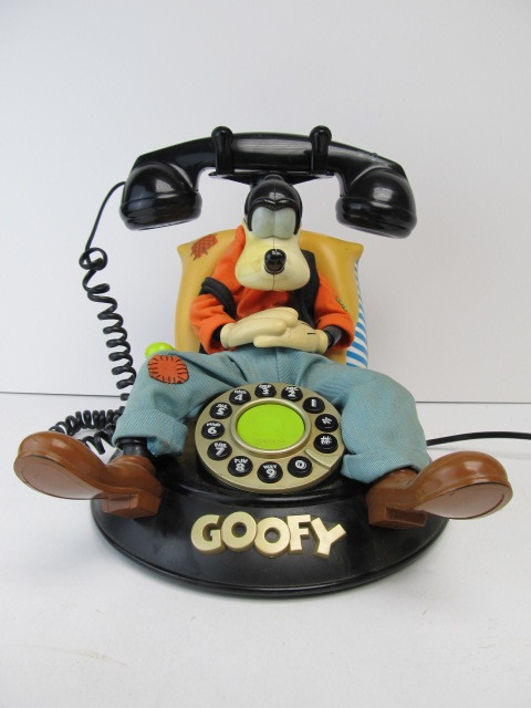 lot 126 image: Large Telemania Disney GOOFY Telephone