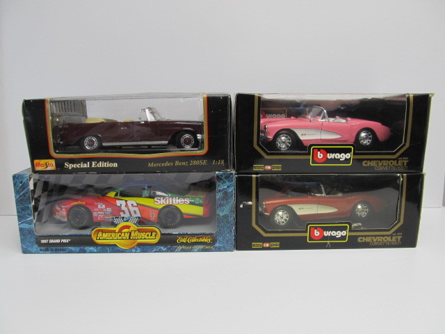 lot 135 image: Lot of Large 118 Scale Diecast Metal Cars