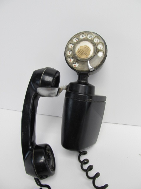 Vintage Bakelite AUTOMATIC ELECTRIC CO Rotary Dial Wall Telephone, LITTLE  CANADA Estate Auction - Antiques Collectibles & More!!