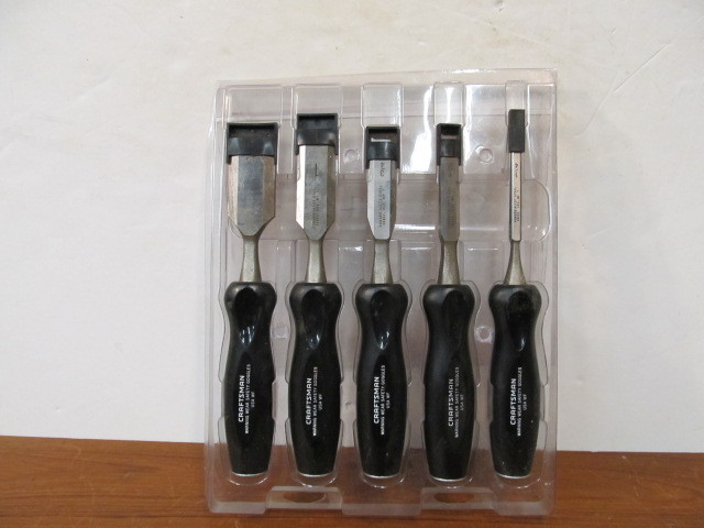 lot 215 image: Complete Set of CRAFTSMAN USA WF Chisels