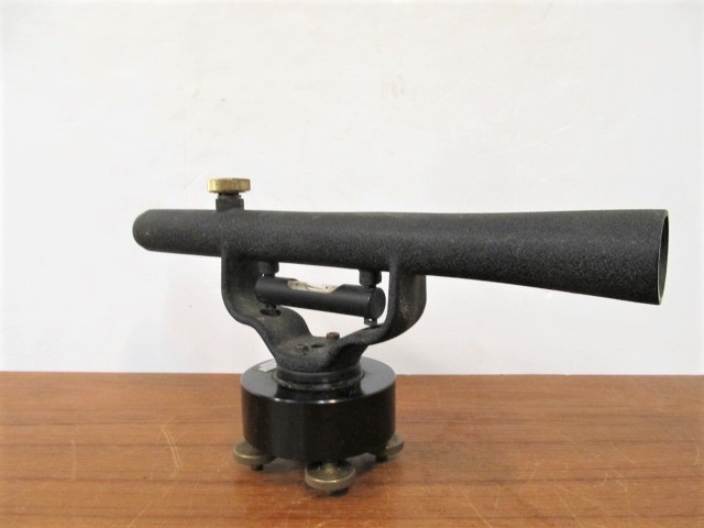 lot 220 image: Vintage BERGER INSTRUMENTS Transit Level wCase