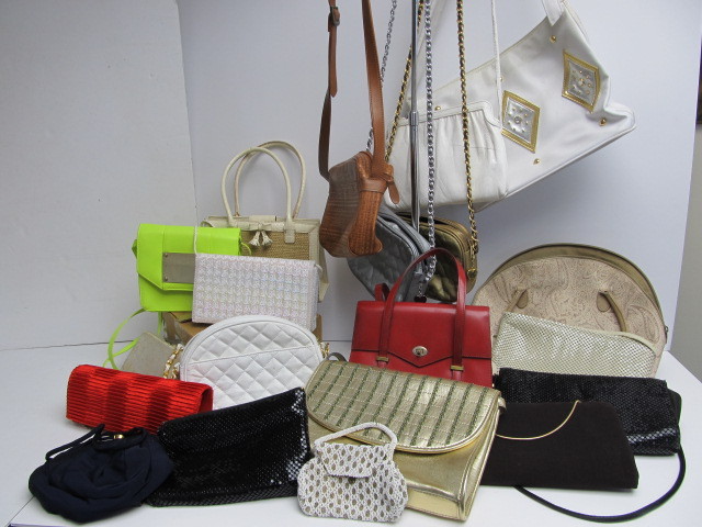 lot 183 image: Large Lot of Assorted Ladies Purses