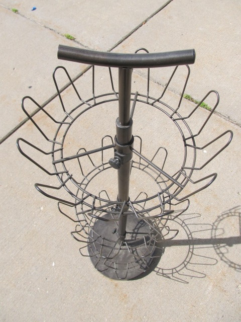 lot 197 image: Vintage Style Metal Wire Rotating Shoe Rack