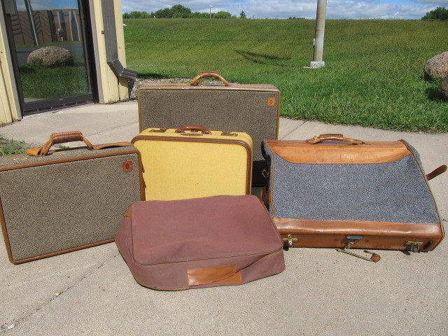 lot 200 image: Lot of Vintage HARTMANN etc Suitcases Luggage