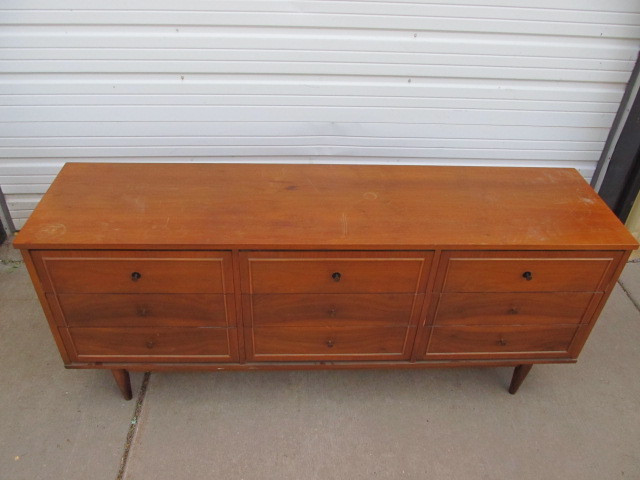 Vintage Mid Century 9 Drawer Dresser By Harmony House Little