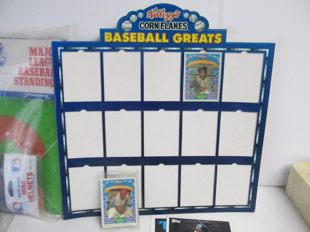 lot 271 image: Lot of Assorted Sports Cards etc
