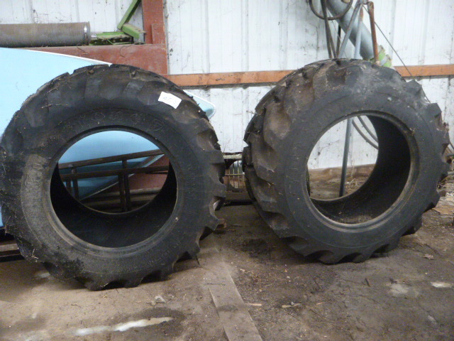 lot 7 image: 2 New Firestone Tires