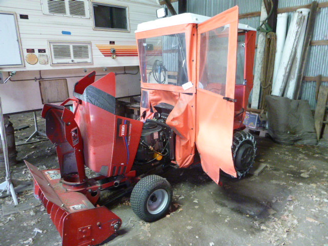 lot 12 image: Toro Snowthrower with Enclosed Cab