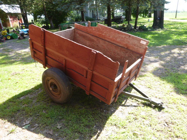 lot 21 image: Utility Trailer